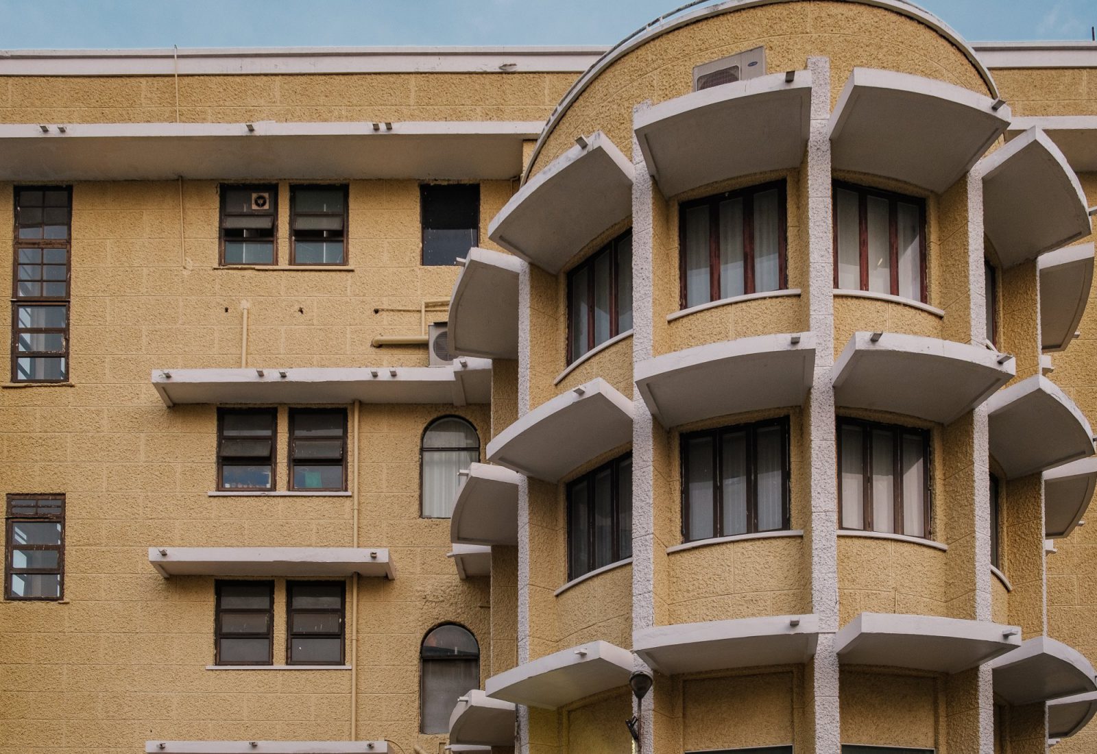 2020-03-09-Trawell-Seewell-Ratchadamnoen-Avenue-00-CoverRAW-1600x1100