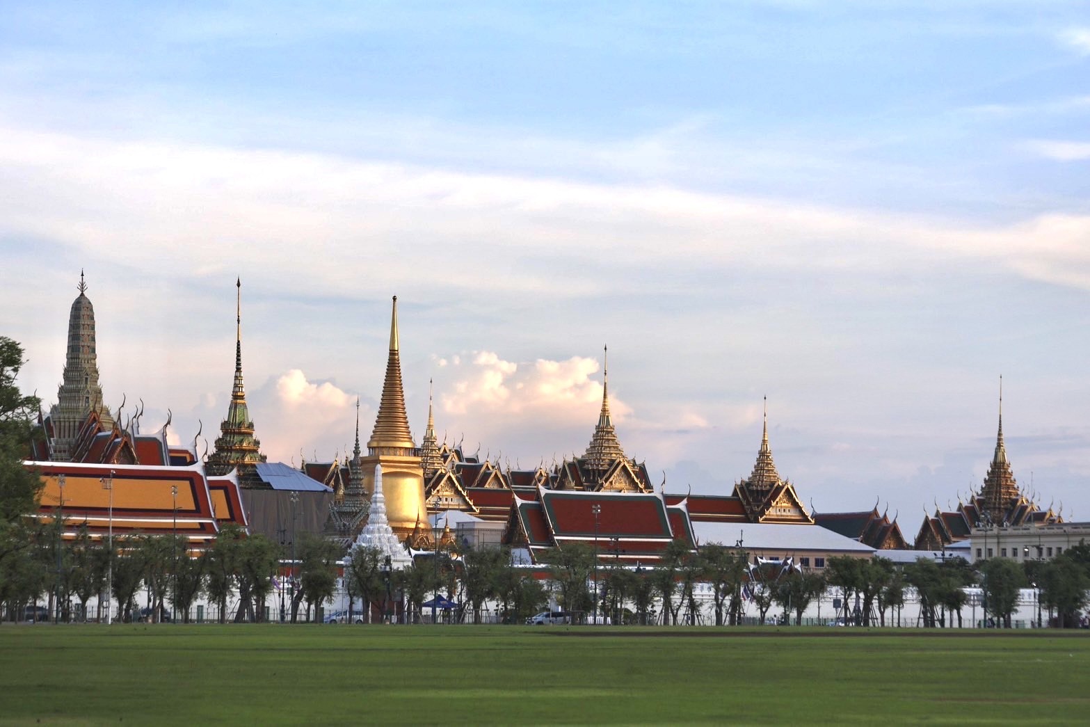 Walking and photo around Sanam Luang :  Golden mountain Route